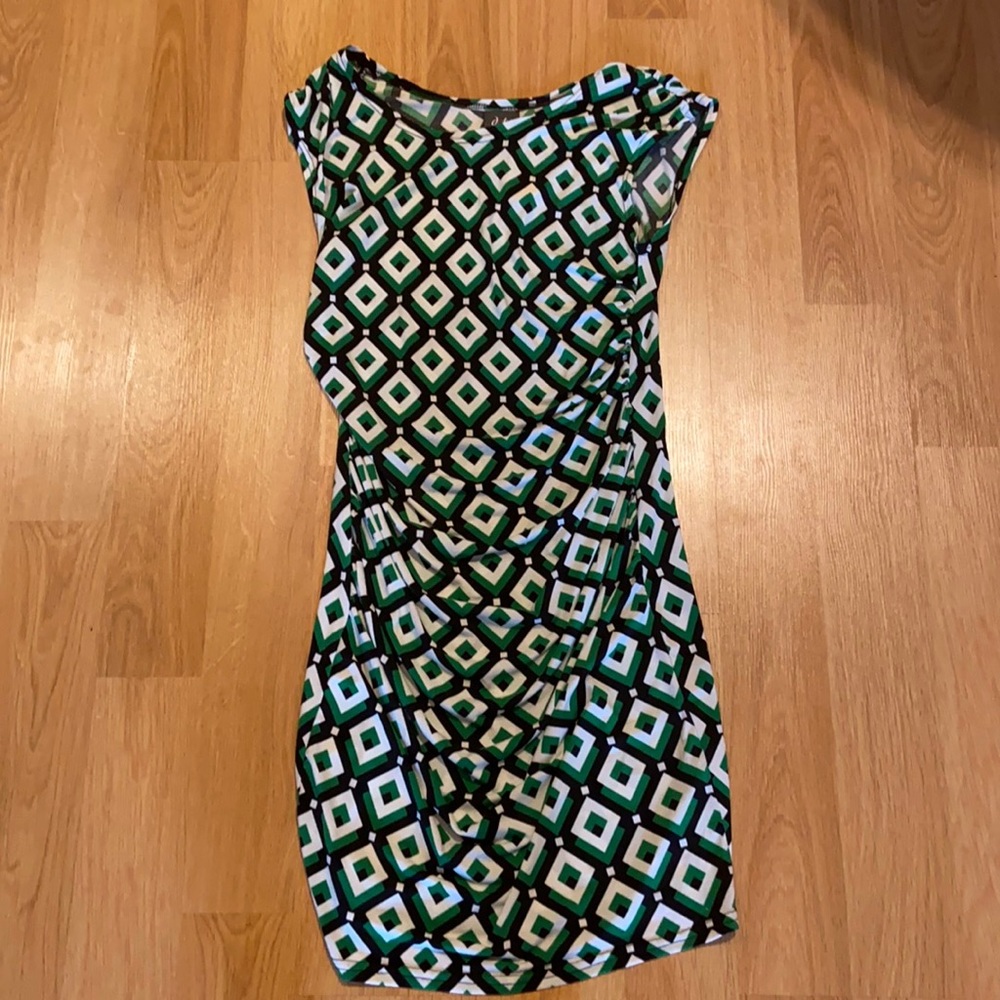 Geometric dress by dots